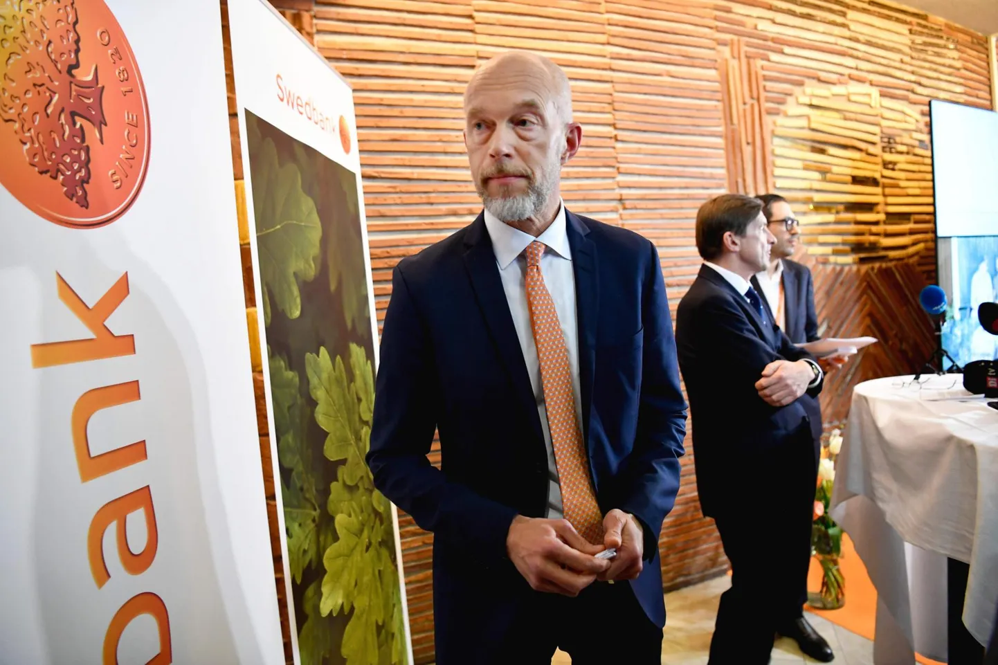 Swedbanki ajutiseks tegevjuhiks sai pärast Birgitte Bonneseni vallandamist senine finantsjuht Anders Karlsson, kes peab sügavasse auku kukkunud firma väärtuse taas kasvama panema.
