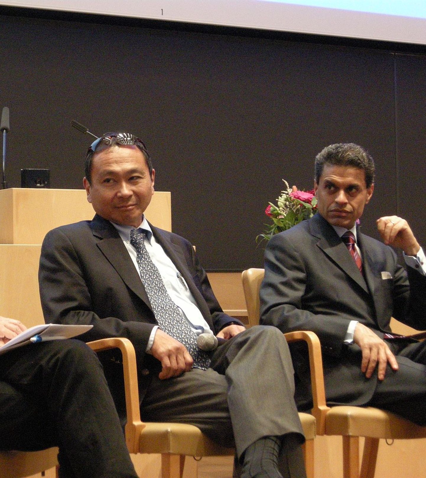 Kuulsused kõrvuti - Francis Fukuyama (vasakul) ja Fareed Zakaria Taanis seminaril «Matchpoints 2011».