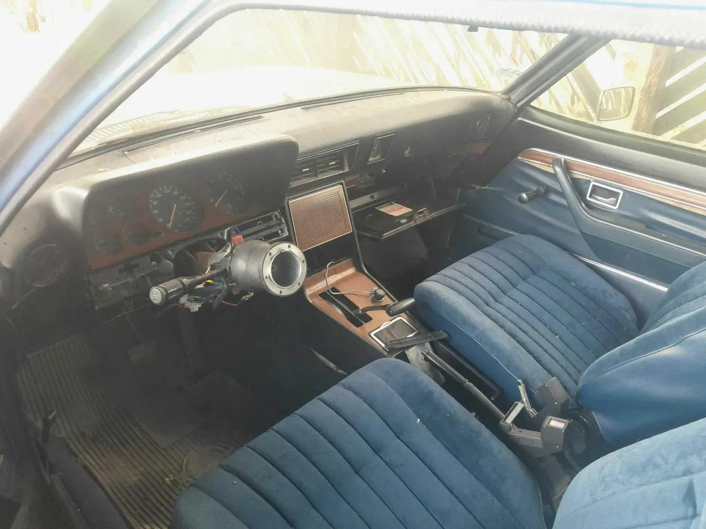 Ühelt Meelis Viese autolt varastati ära retro-sportrool.