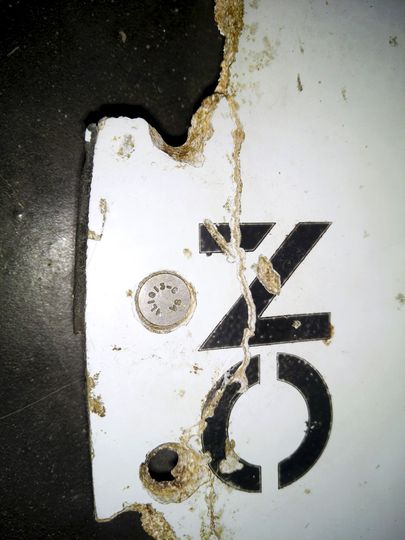 Mosambiiki rannikult leitud lennuki vrakitükk, mis võis kuuluda led MH370-ile. Foto: REUTERS/Scanpix