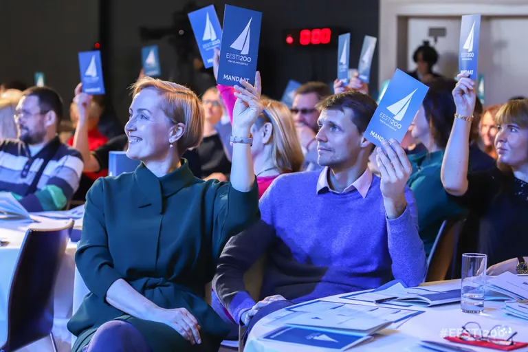Eesti 200 asutamiskongress, Kristina koos elukaaslase Adrianiga.