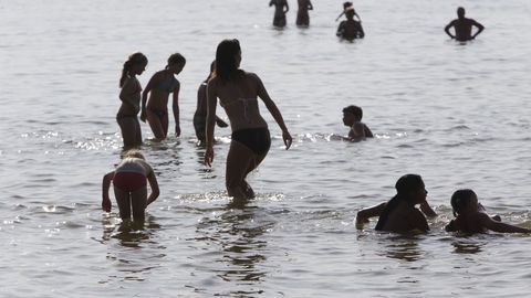Серфингисты в Пярну нарушают правила, создавая опасность для купающихся