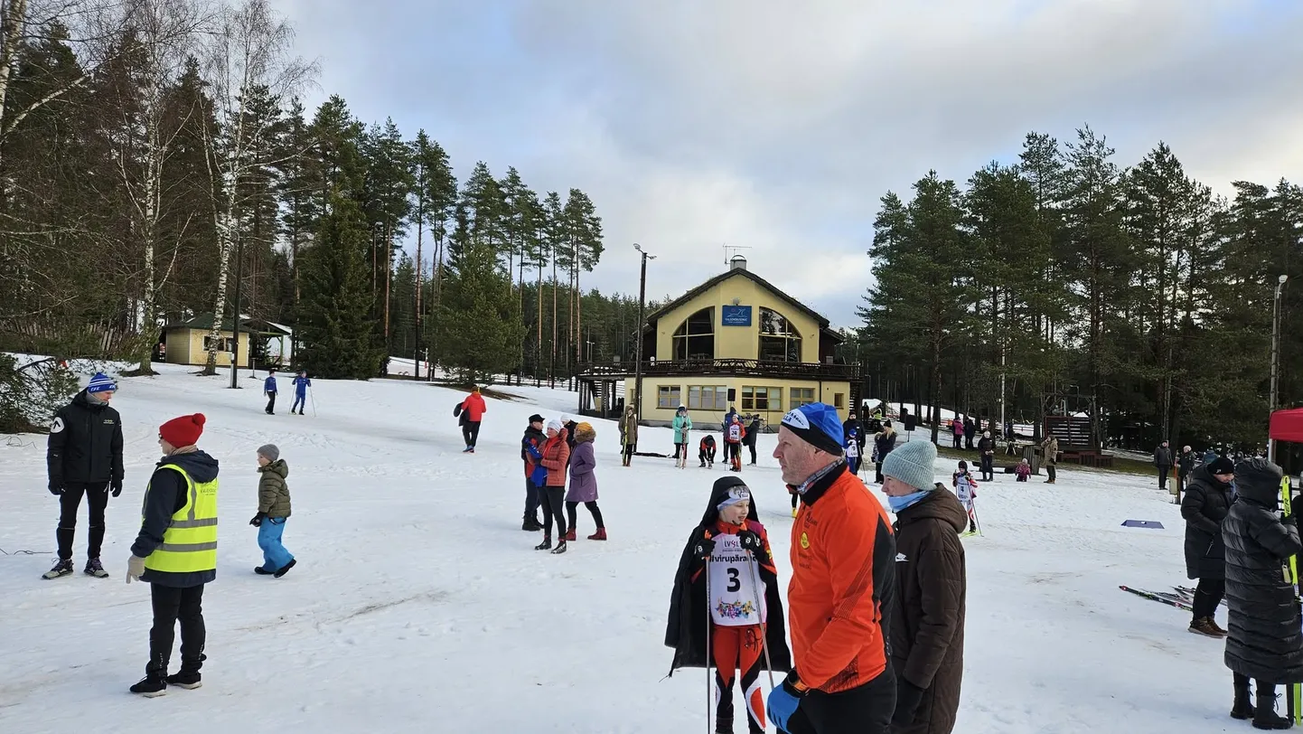 Valgehobusemäe suusa- ja puhkeskuse lumehooaeg lõpeb selle nädalavahetusega ära.