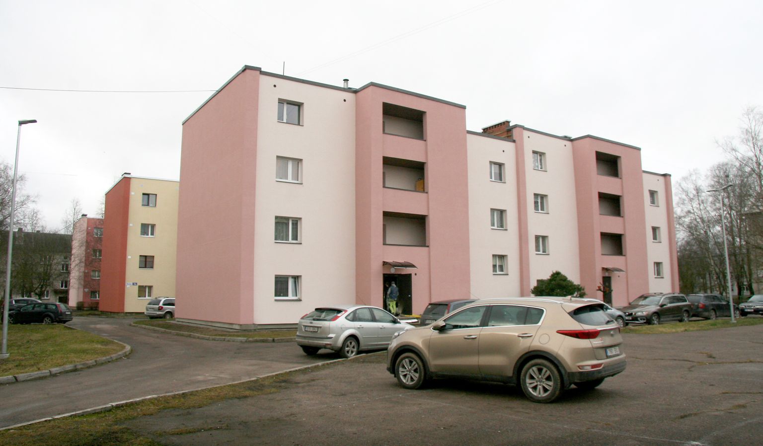 В Кохтла-Ярве за много лет ни одного нового квартирного дома построено не было, правда, некоторые дома, как на улице Тервизе в Ахтмеской части города, реновированы.