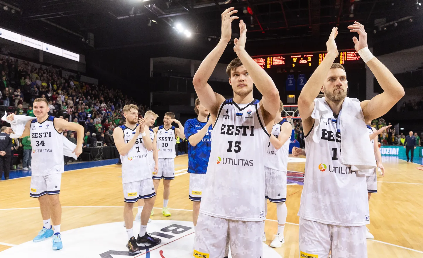 24.02.2025, Klaipeda
Korvpall. Leedu vs Eesti. Esiplaanil vasakult Maik-Kalev Kotsar, Siim-Sander Vene
Foto Tairo Lutter, Postimees