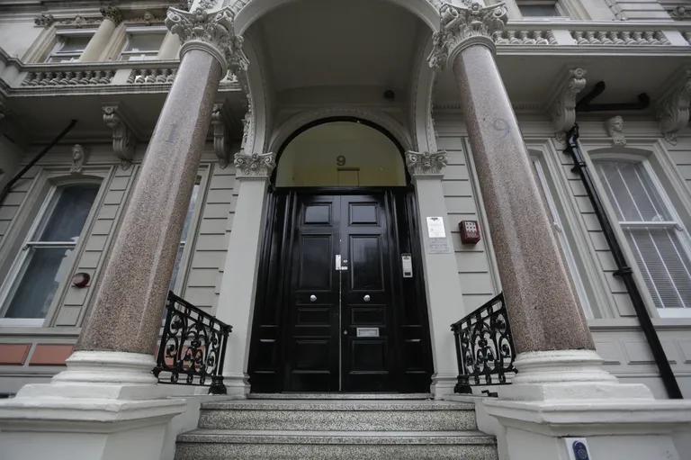 Hoone Londonis, kus asub eraluurefirma Orbis Business Intelligence Ltd