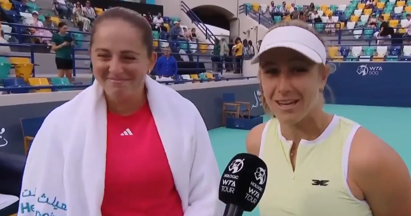 Aļona Ostapenko un Elina Peresa.