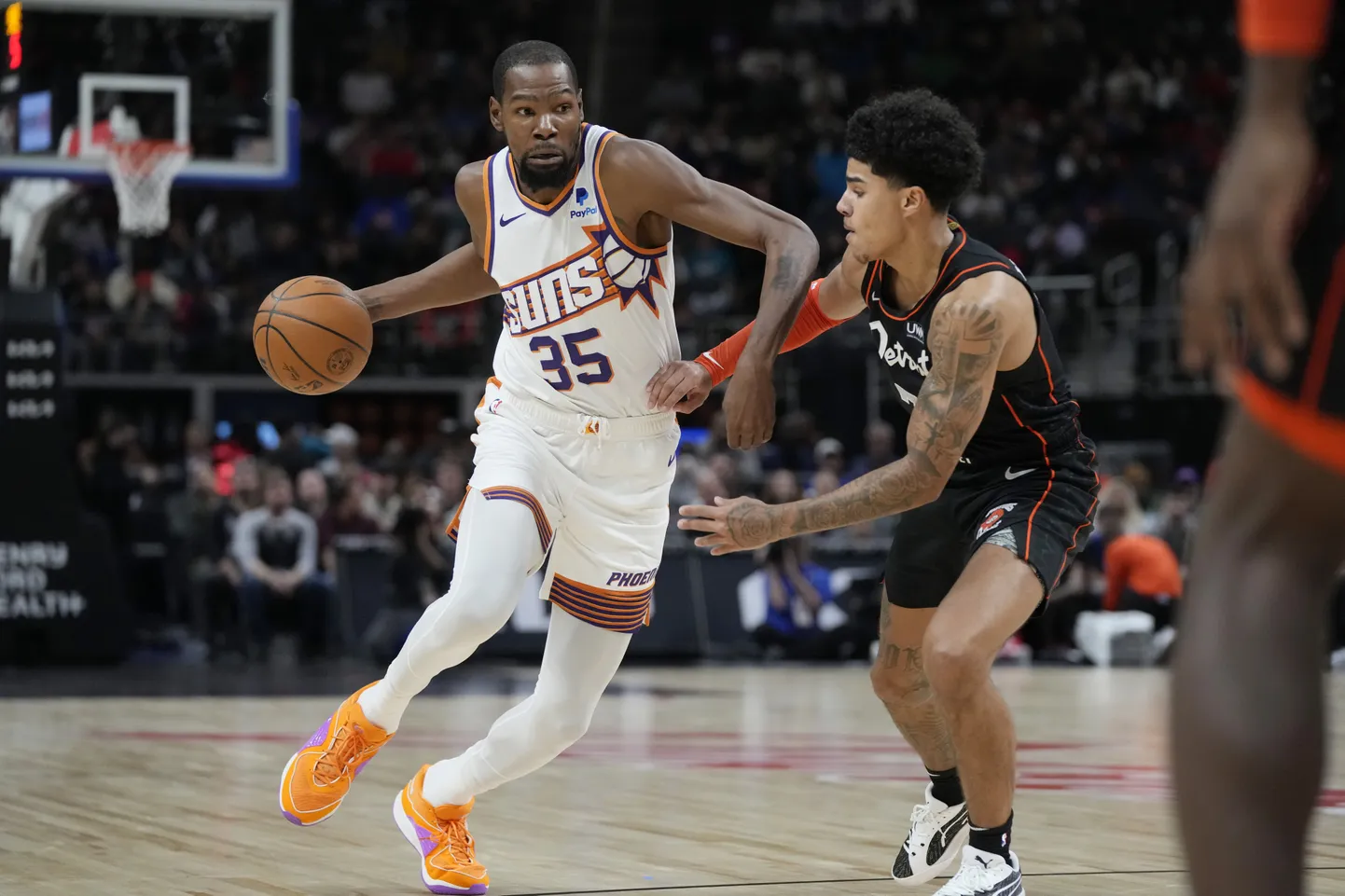 NBA zvaigzne Kevins Durents (ar bumbu)