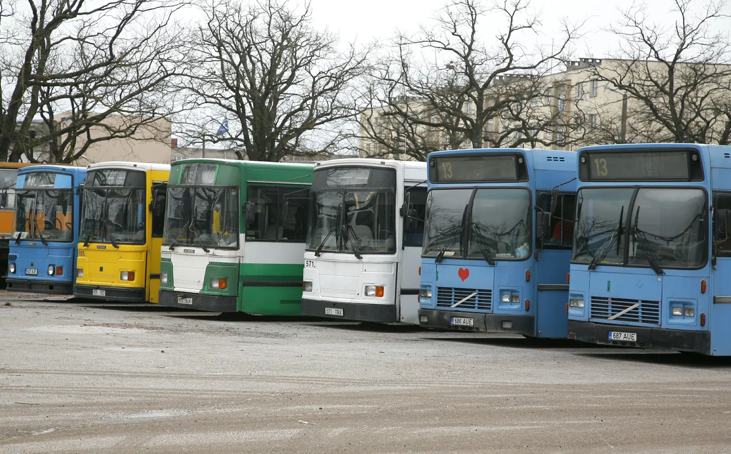 Pärnus vähendatakse linnabusside sõiduplaanijärgset veomahtu ligi kümnendiku võrra.