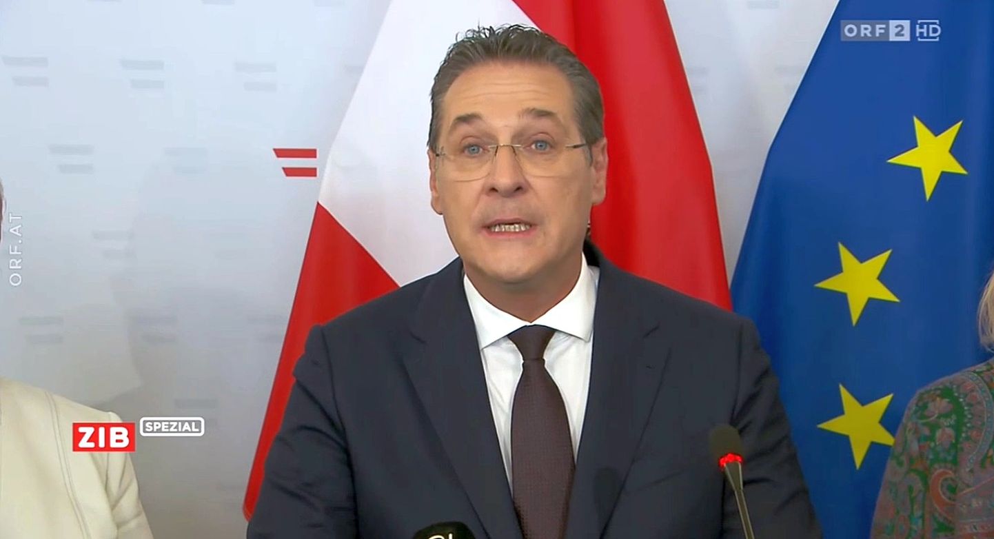 Austrijas vicekanclers Heincs Kristiāns Štrahe paziņo par atkāpšanos no amata