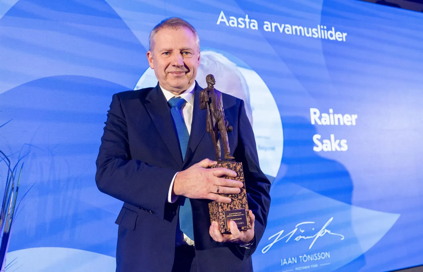 Aasta arvamusliider Rainer Saks püüab oma kogemuste ja teadmistega ühiskonda aidata.