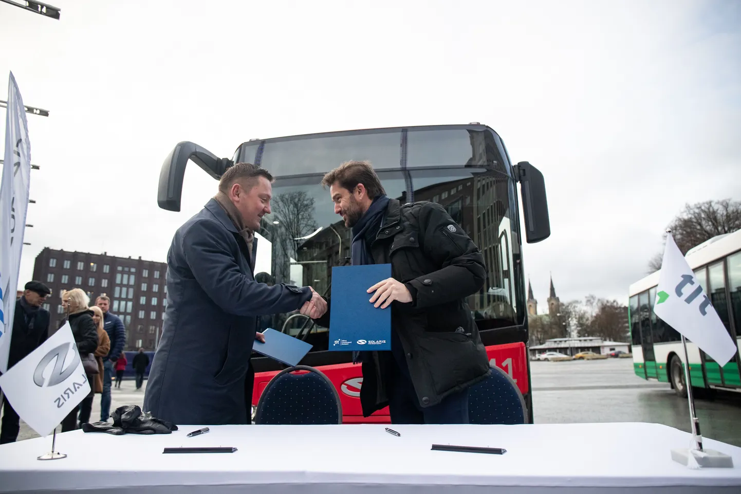 Uute gaasibusside esitlus Vabaduse väljakul.