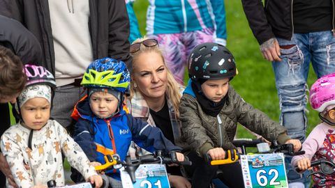 GALERII ⟩ Türil kihutas sada väikest ratturit