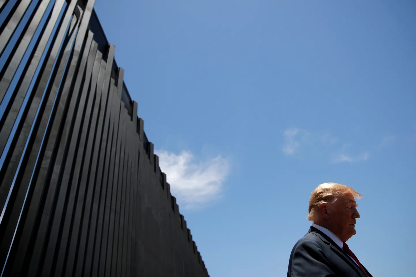 President Donald Trump USA-Mehhiko piirimüüri ääres Arizona osariigis.