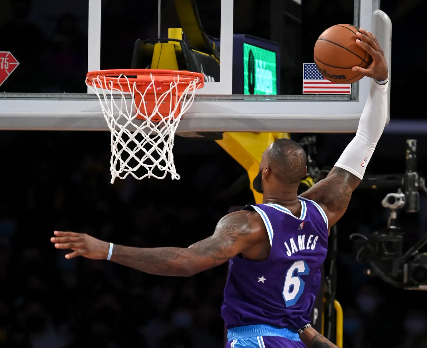 Äsja 37. sünnipäeva tähistanud LeBron James mängib vaat et karjääri parimat korvpalli.