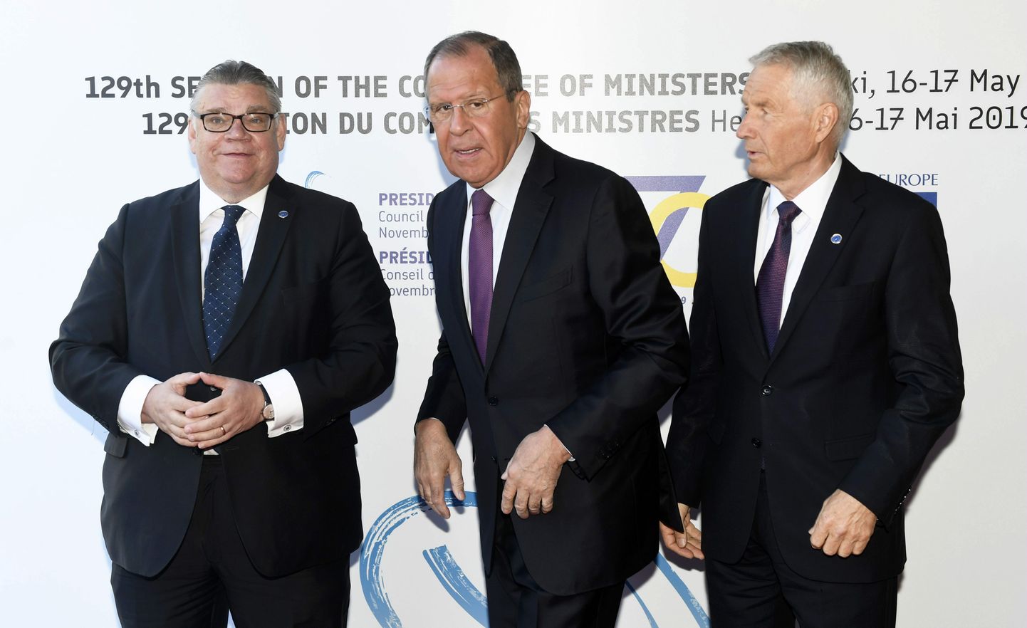 Soome välisminister Timo Soini (vasakul), Venemaa välisminister Sergei Lavrov (keskel) ja Euroopa Nõukogu peasekretär Thorbjørn Jagland (paremal) Helsingis, kus toimub Euroopa Nõukogu välisministrite iga-aastane istung.