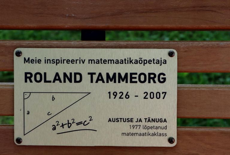 Koidula kooli matemaatikaõpetaja Roland Tammeorg on jätnud ammustele õpilastele kustumatu mälestuse.