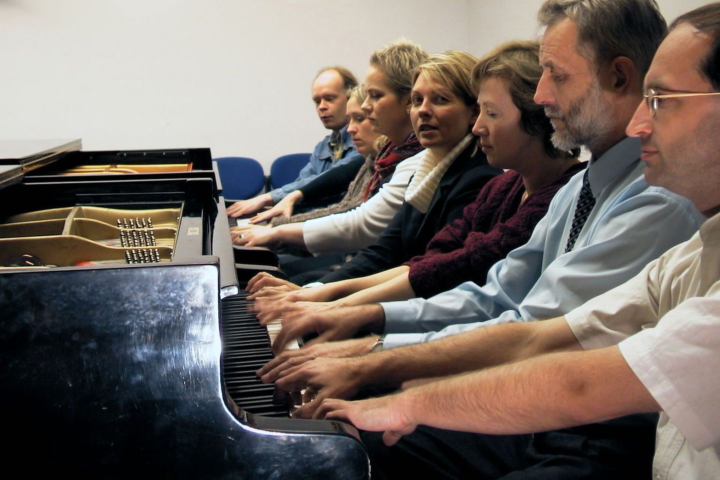 Juba homme õhtul  astuvad Valga muusikakoolis rahva ette kaheksa suurepärast pianisti, kes on koondunud kollektiivi nimega Klaveriorkester. Varem duodena esinenud klaverikunstnikud musitseerivad üheskoos juba üle kümne aasta.