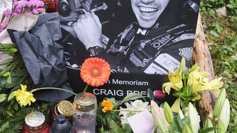 FOTOD ⟩ Horvaatias süüdati Craig Breeni matusepäeval leinaküünlad