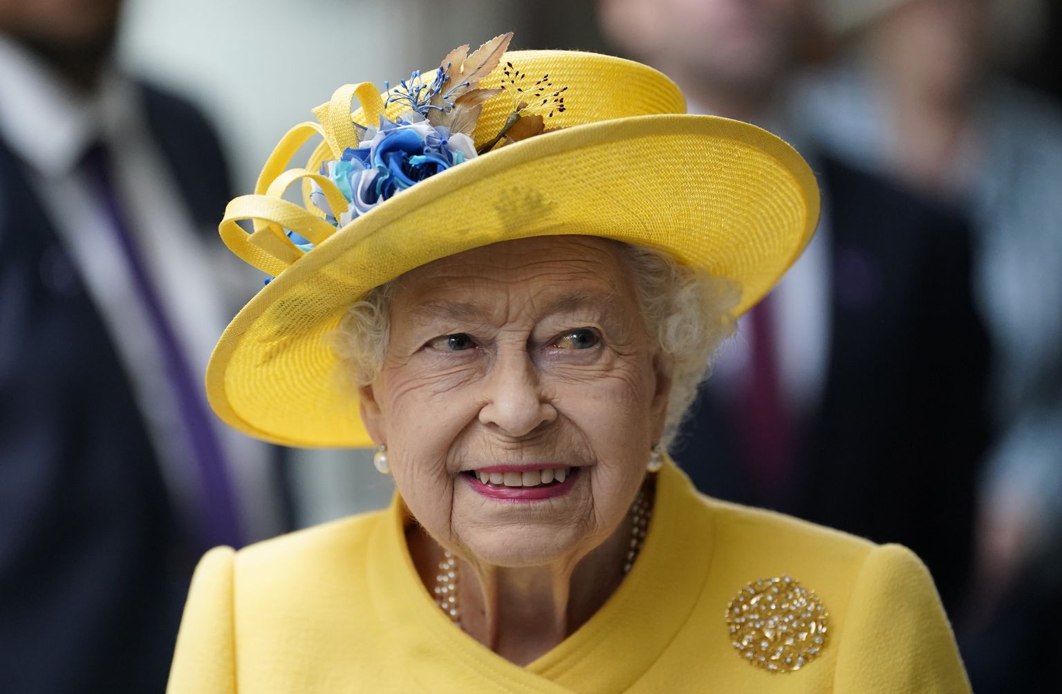 Kuninganna Elizabeth II avaldas möödunud nädalal peenelt oma riietusega toetust Ukrainale.