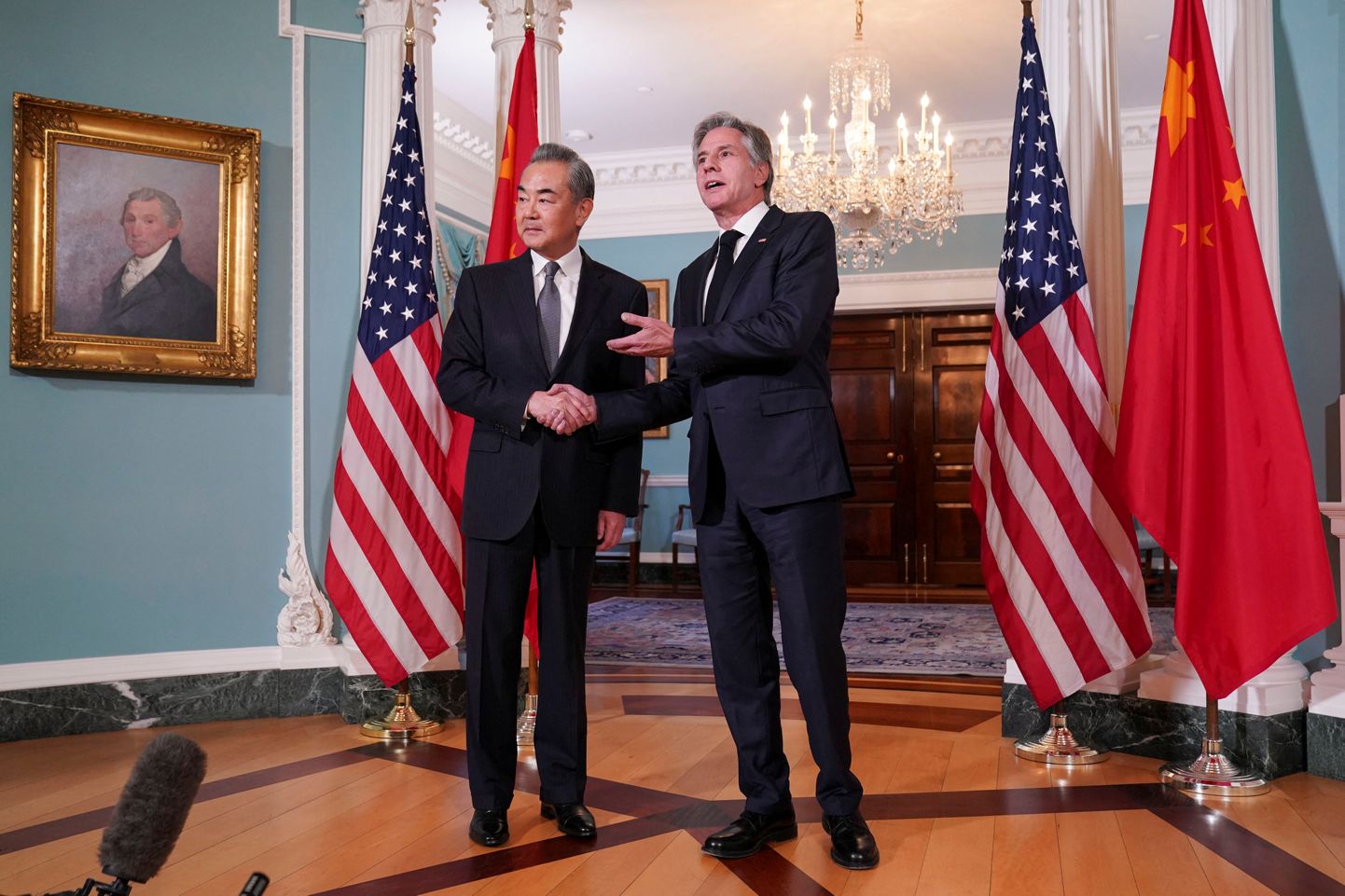 Wang Yi ja Antony Blinken Washingtonis välisministeeriumis.