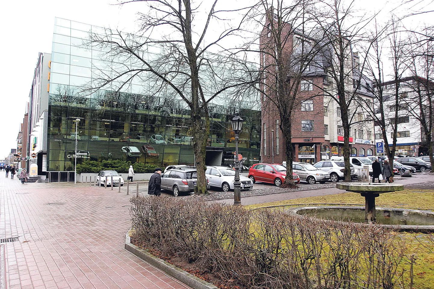 Küüni ja Vallikraavi tänava vahel võib peagi olla Promenaadi väljak, mis võtab enda alla purskkaevuga haljasala ja parkimisala.