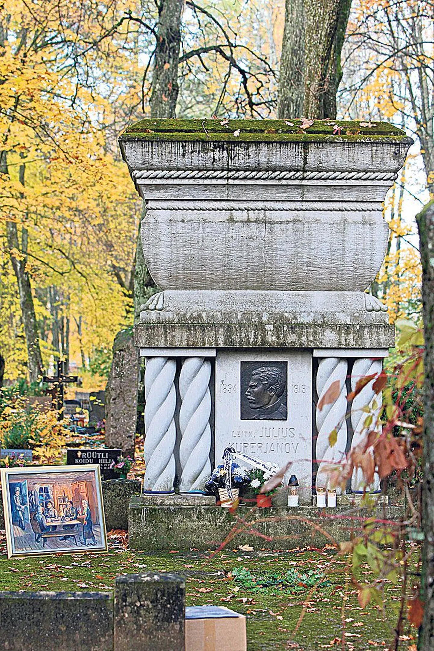 Kuperjanovi haud Raadi kalmistul.