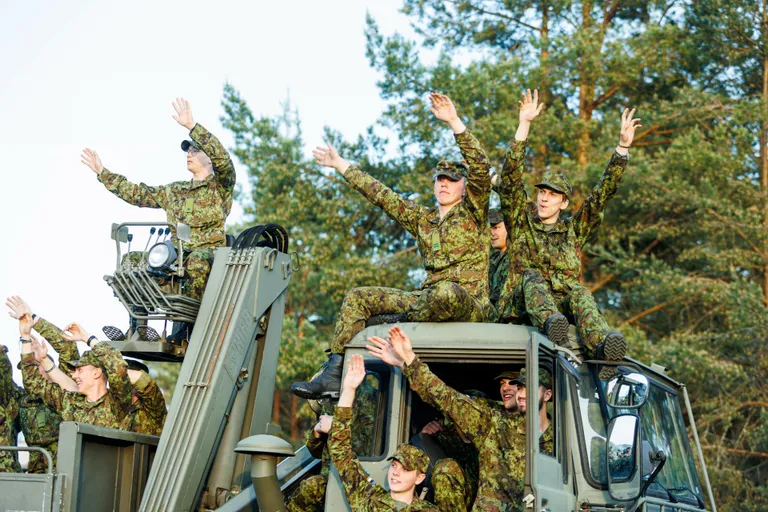 Heategevuslik kontsert «Laulud sõdurile» Võrus Taara sõjaväelinnakus. Kontsert kogub annetusi läbi Carolin Illenzeeri Fondi vigastatud või teenistuses langenud kaitseväelaste laste haridustee ning huvitegevuste toetuseks.