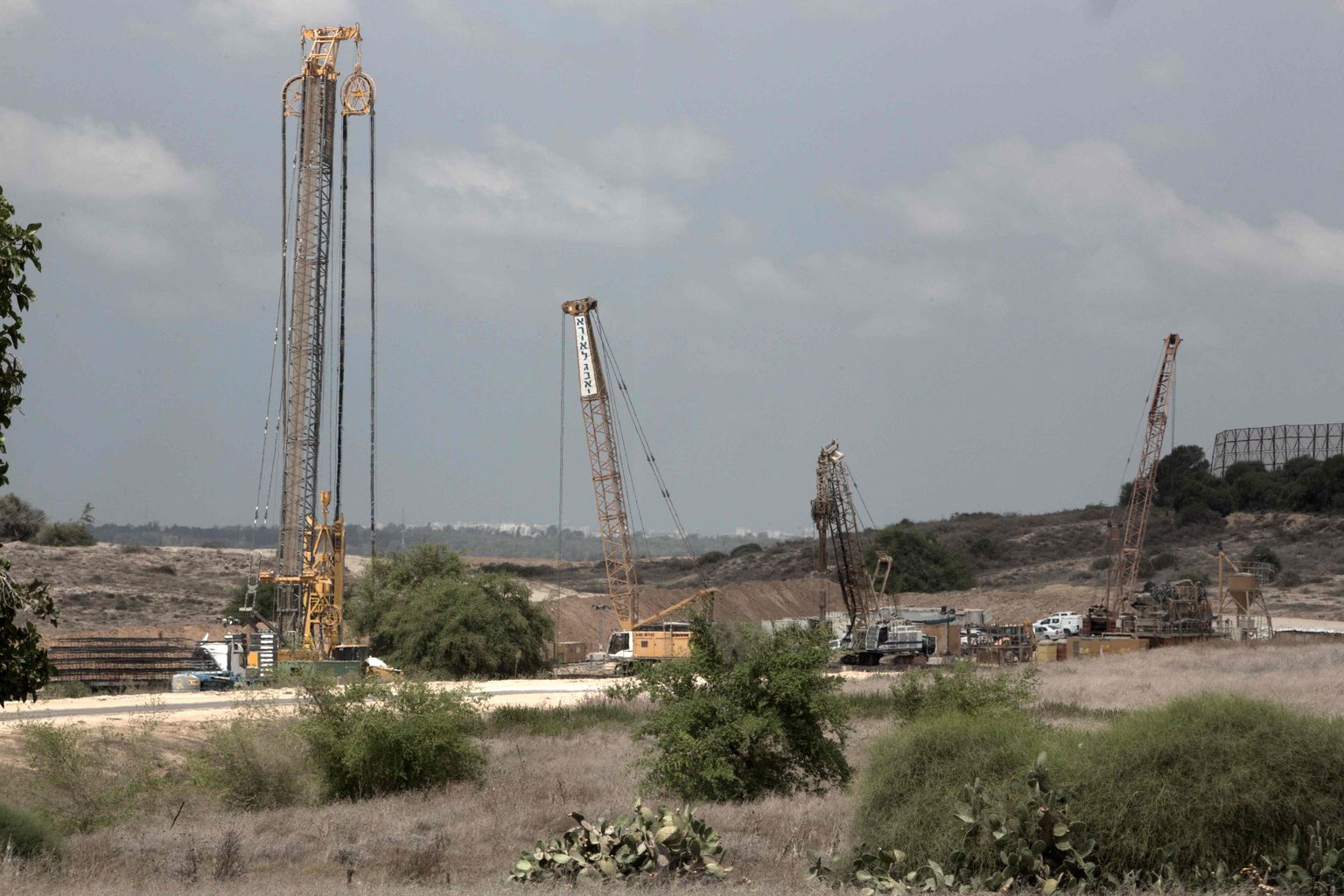 Iisraeli ehitusmasinad Gaza piiri ääres.