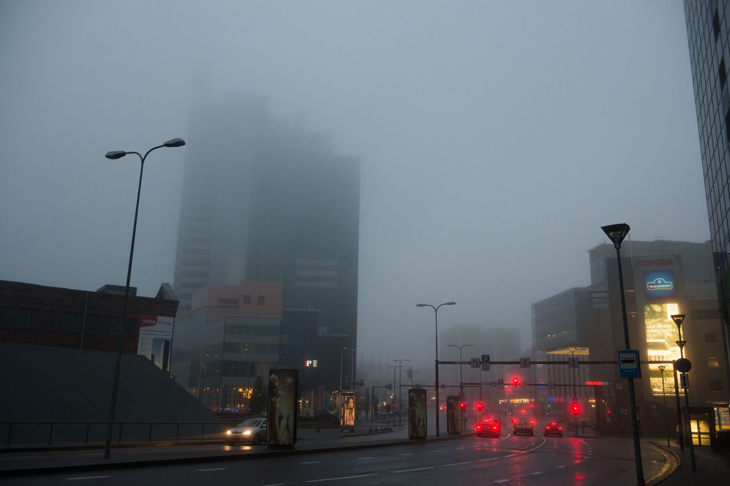 Туман в центре Таллинна.