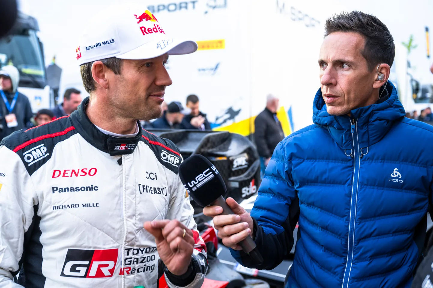 Sébastien Ogier ja Julien Ingrassia. Kuni 2021. aastani istusid nad ühes autos ja moodustasid läbiaegade ühe parima rallipaari. Ogier jätkab senini uue kaardilugejaga, kuid Ingrassia on asunud rallimeeste häält kuuldavaks tegema.