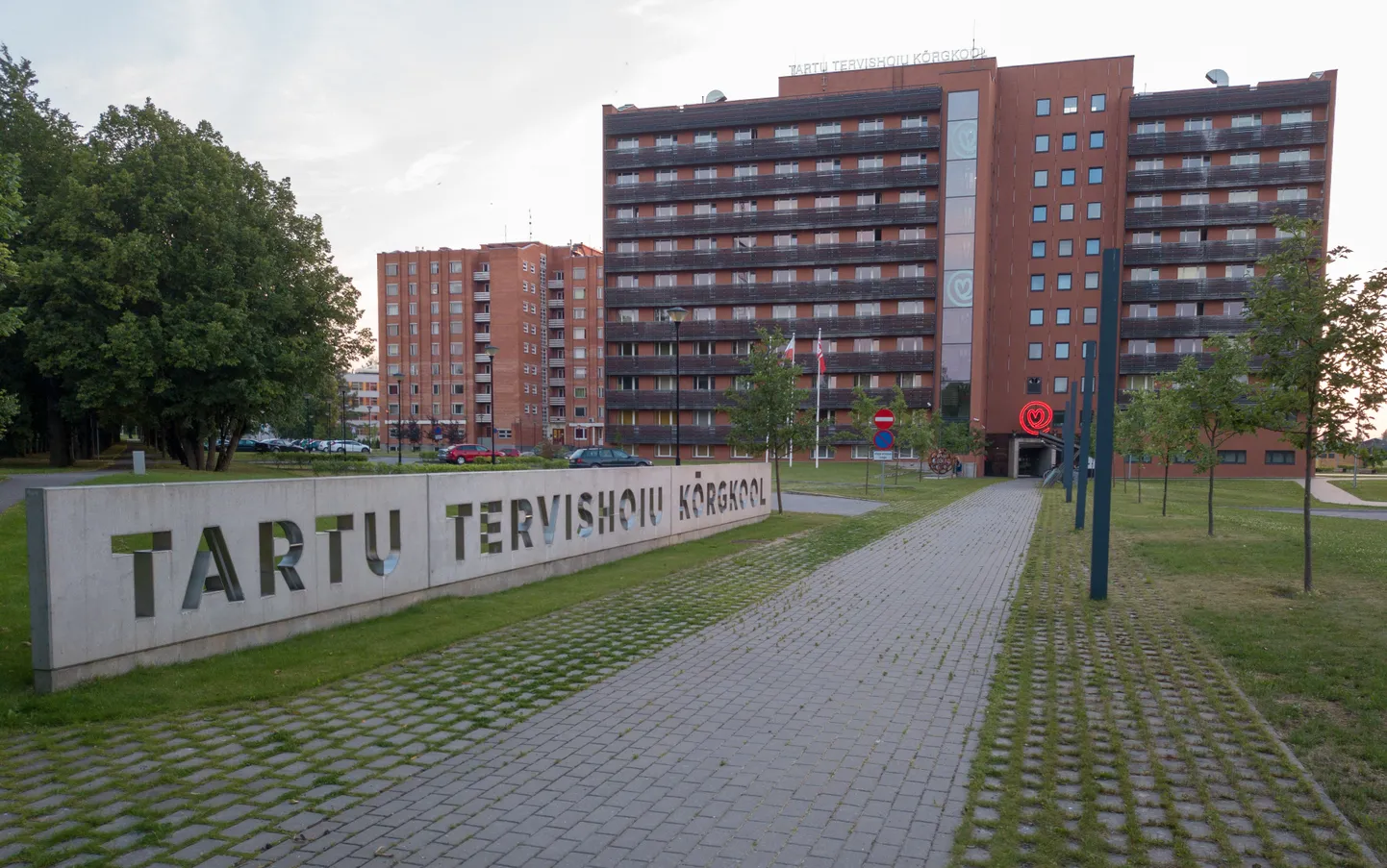 Täna teatas Terviseamet, et Tartu tervishoiu kõrgkooli üliõpilase Ida-Virumaal antud koroonaproov osutus positiivseks.