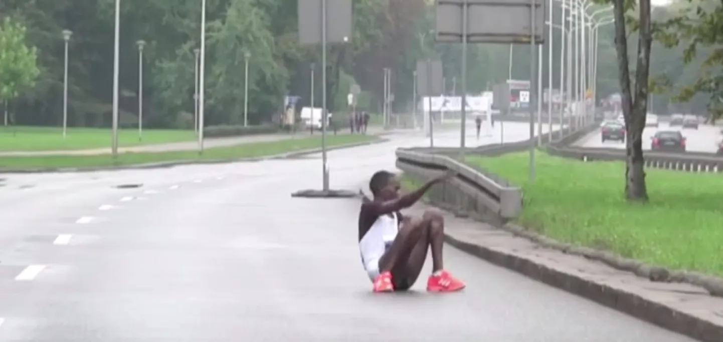 Keenia jooksja vaevleb Varssavi maratonil
