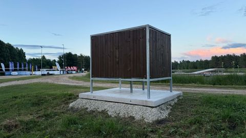 KLÕPS ⟩ Randa paigaldati uued riietuskabiinid