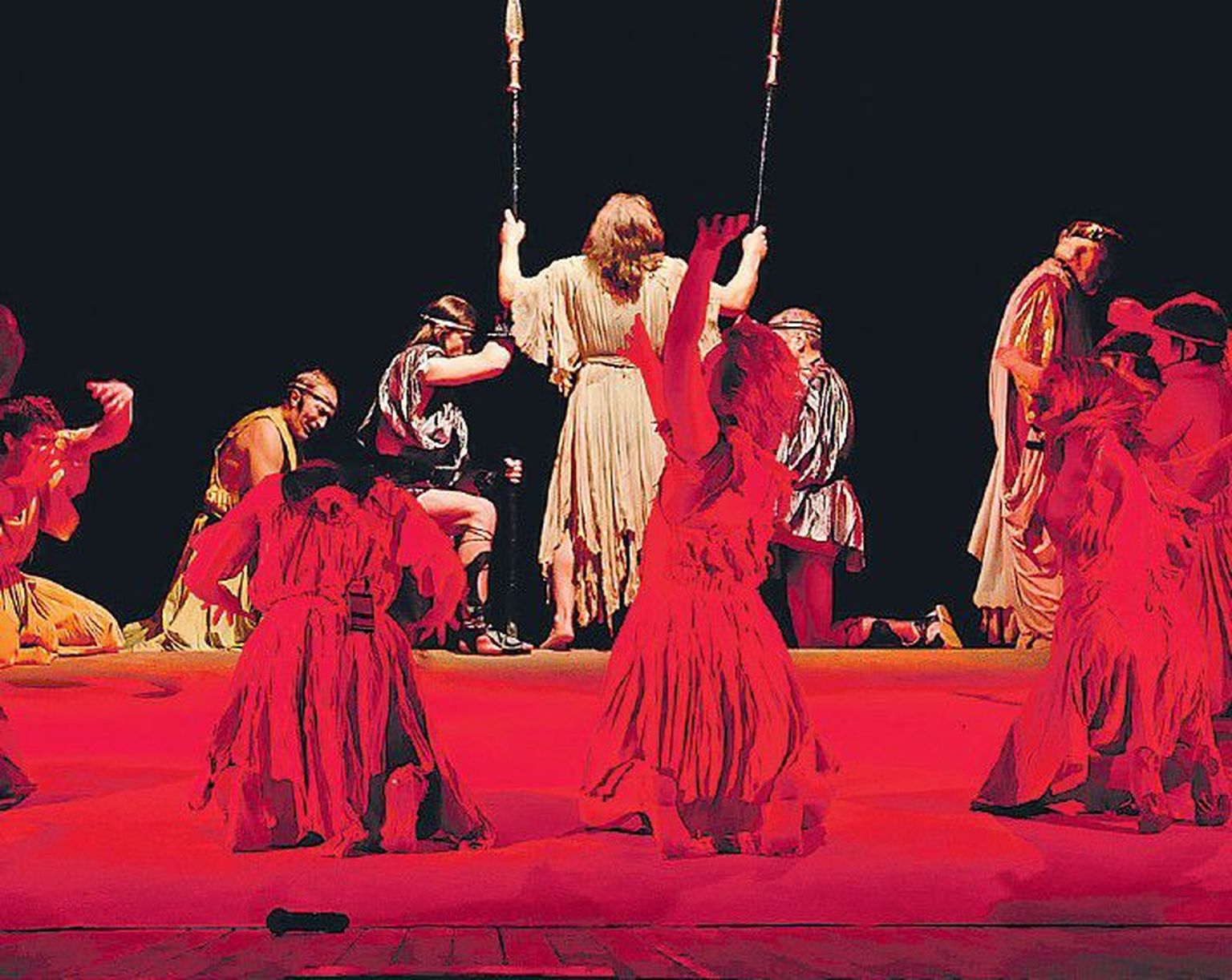 Санкт-Петербургский театр «Рок-опера» привозит в Эстонию рок-оперу «Иисус Христос — суперзвезда», которая идет в этом театре уже двадцать лет, ее премьера состоялась в 1990 году.