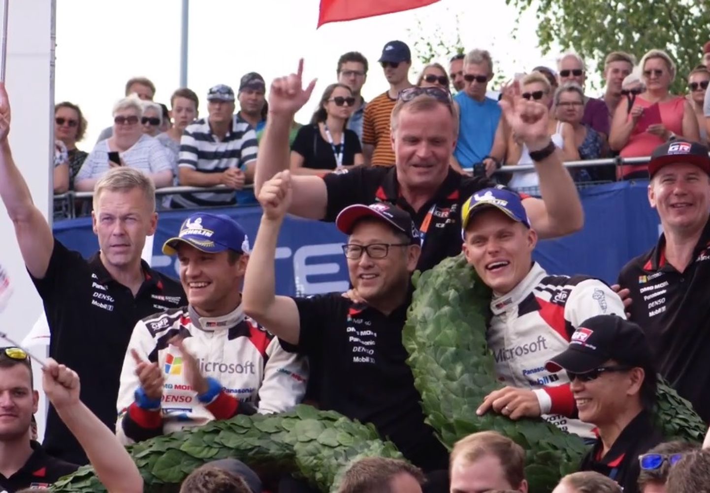 Toyota rallitiim pärast võitu Soome rallil