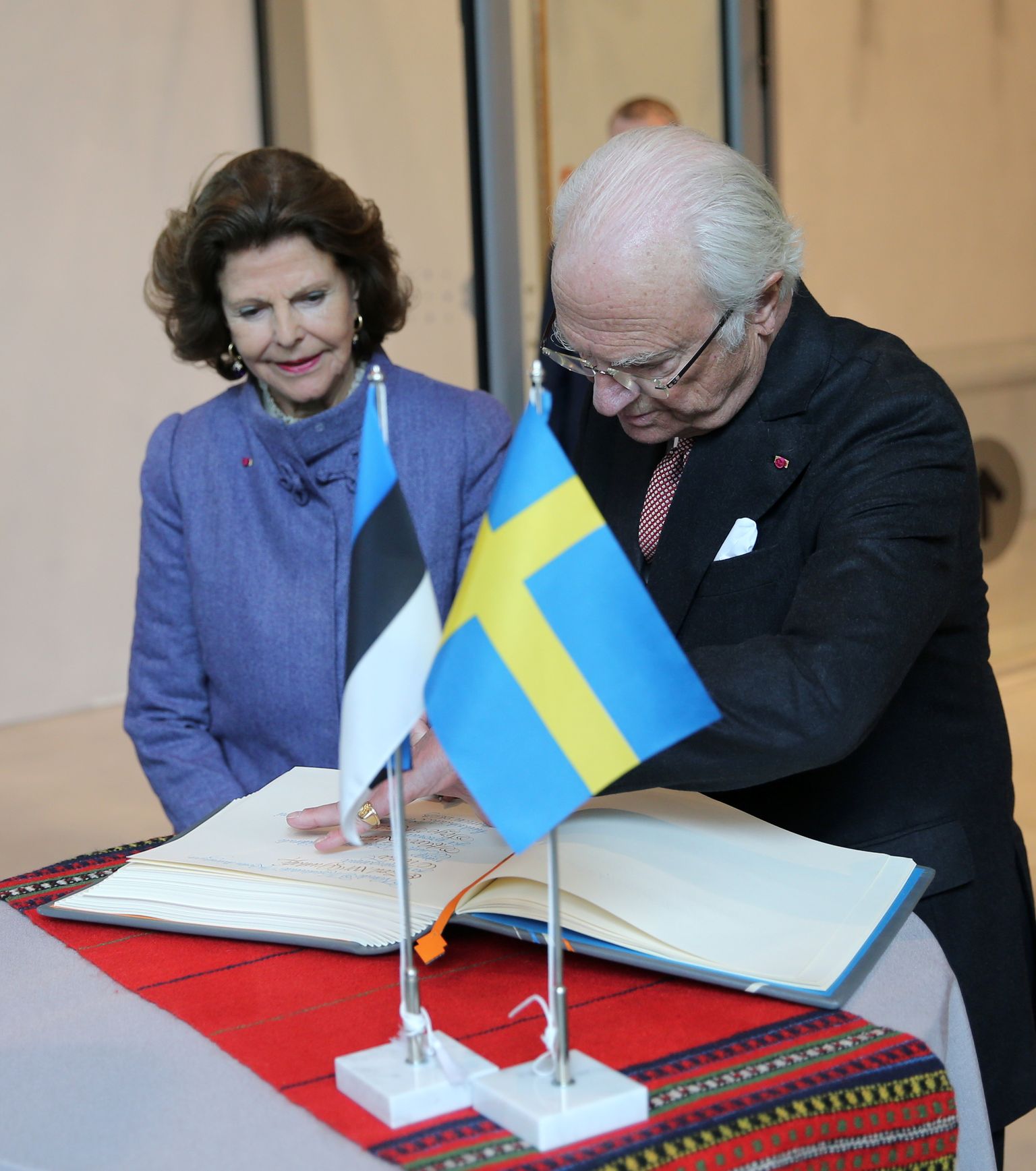 Rootsi kuningas Carl XVI Gustaf ja kuninganna Silvia Tartus.