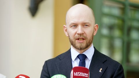 AMATPERSONU DEKLARĀCIJAS ⟩ Šuvajevs pērn deklarējis ienākumus gandrīz 98 000 eiro apmērā