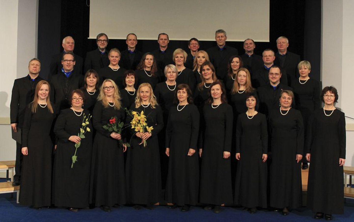 Viljandi kammerkoor annab Jaani kirikus tasuta jõulukontserdi.
