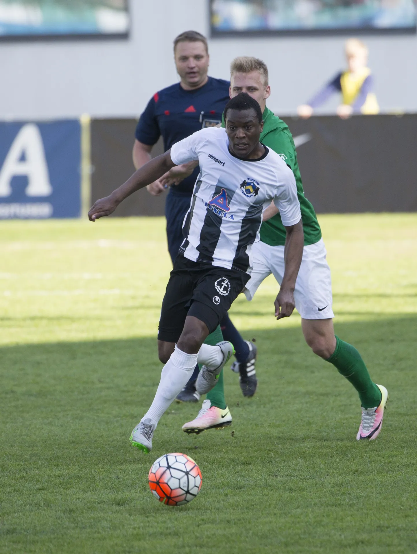 Kassim Aidara (esiplaanil).