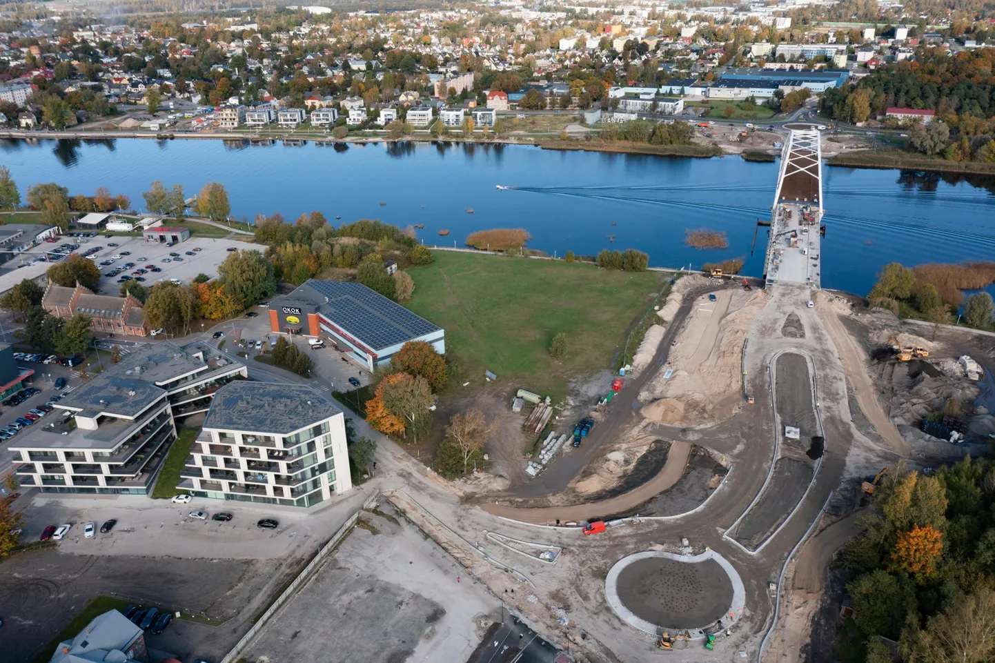 Seitsmekorruseline elu- ja ärihoone tuleb Pärnus aadressile Lai 20, uuele sillale viiva tee ja Realiseerimiskeskuse vahele.