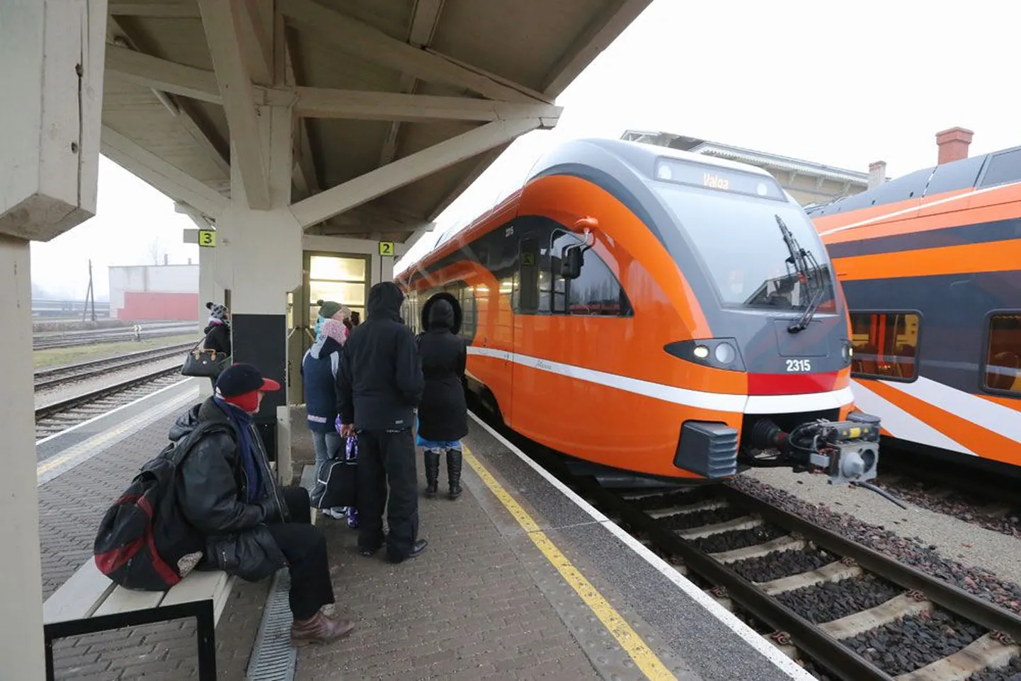 Uus diiselrong saabub Tartu vaksalisse.