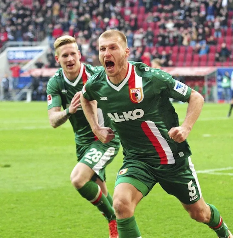 Kui hooajal 2012-13 sai Augsburg Bundesligas 15. koha ehk jäi viimasena otse püsima, siis 2013-14 lõpetati kaheksanda kohaga, mille järel sõlmis Klavan klubiga ka uue, 2017. aasta suveni kestva lepingu. Tõeline pauk leidis aset aga 2014-15 kui Bundesliga ühe väiksema eelarvega Augsburg saavutas viienda koha ja kvalifitseerus seeläbi Euroopa liiga alagrupiturniirile. Klavan mängis tol hooajal kõik 34 liigakohtumist algusest lõpuni kaasa, olles terve Bundesliga peale üks kahest väljakumängijast, kes Raudmehe-hooaja tegid. Klavani arvele jäi ka kaks väravat.