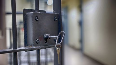 Bijušajam SAB darbiniekam Sparānam saglabā cietumsodu