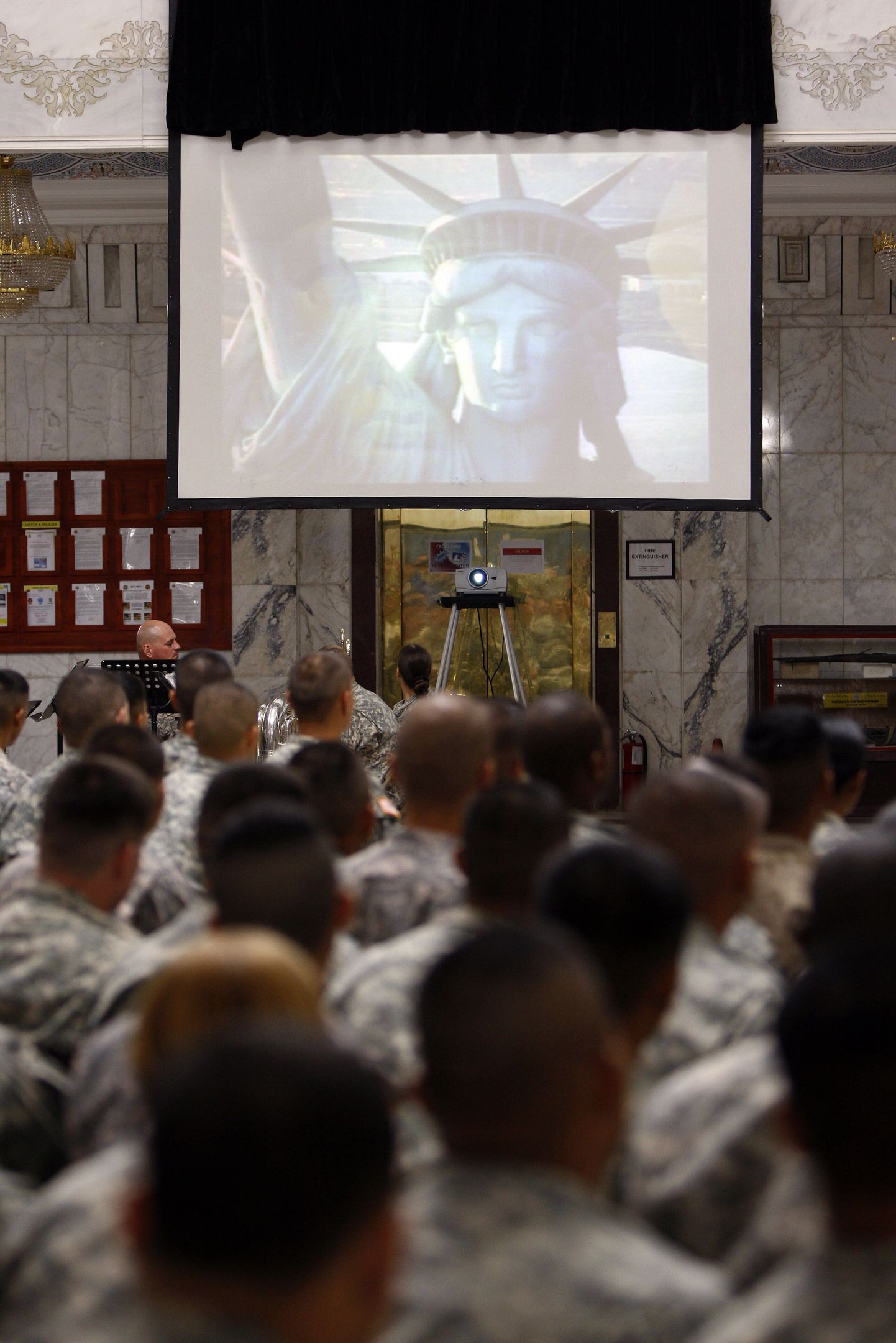 USA sõdurid Bagdadis eelmise aasta sügisel kodakondsuse saamise tseremoonial.