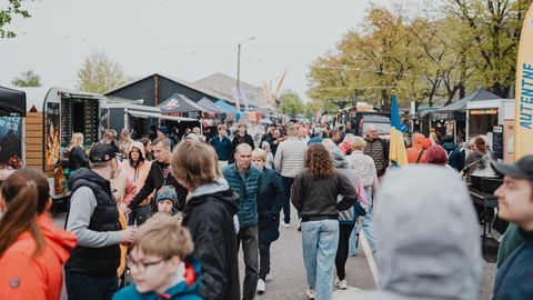 Suur Pärnu Toidutänav toob suvepealinna rekordarvu Läti tänavatoidu pakkujaid