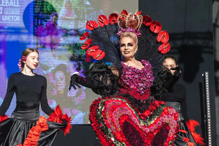 «Poti emand», autor Companion koolitus MTÜ. Tallinna Lilleball. Number võlus ka kõige küpsema modelliga laval, kes niitis nii sarmi kui graatsiaga.