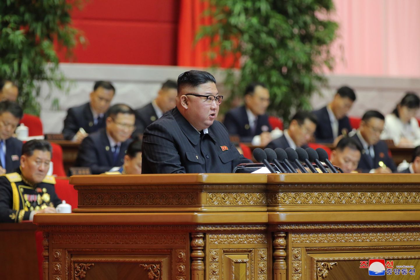 Kim Jong-un parteikongressil.