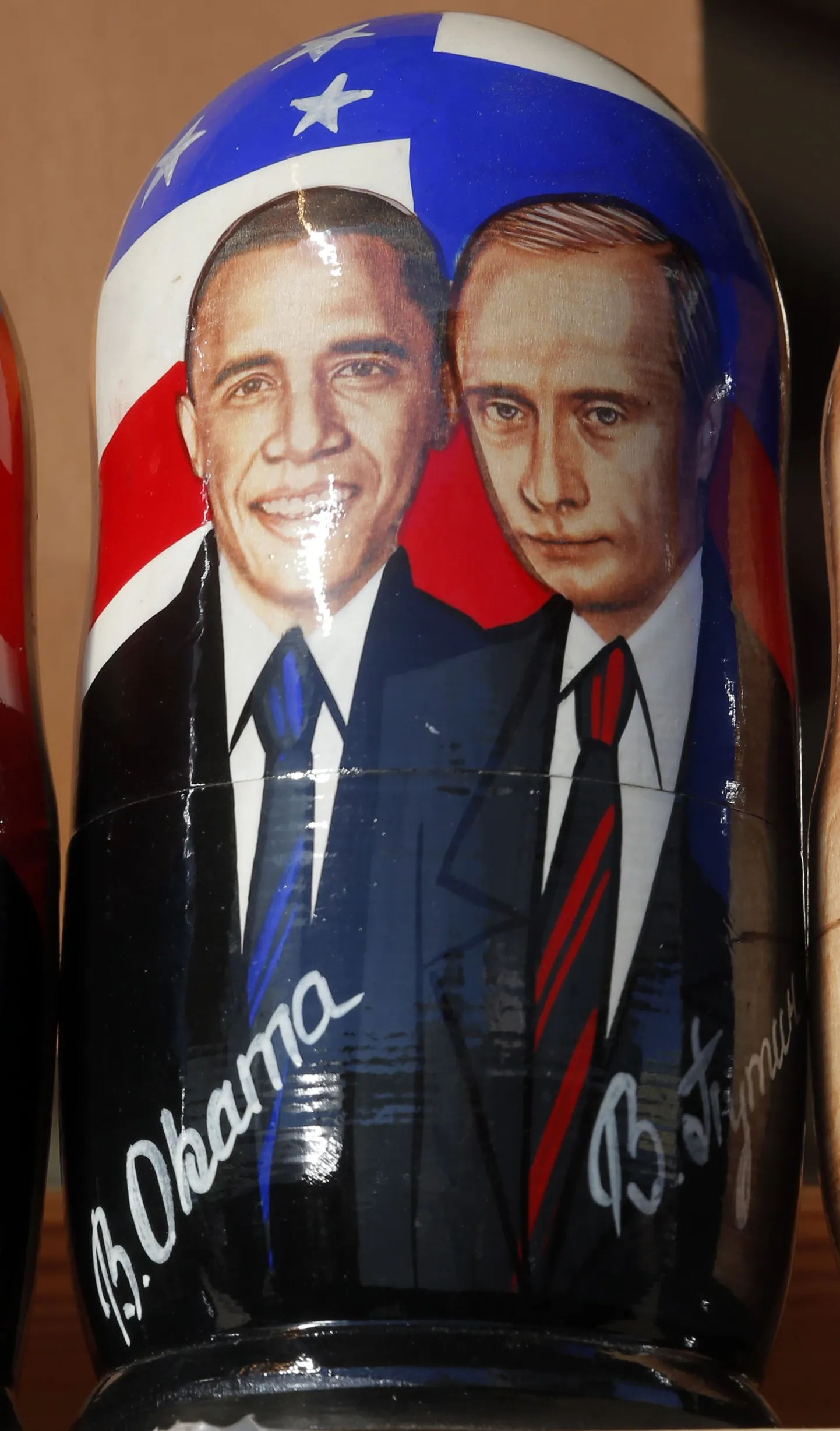Barack Obama ja Vladimir Putini pildiga matrjoška