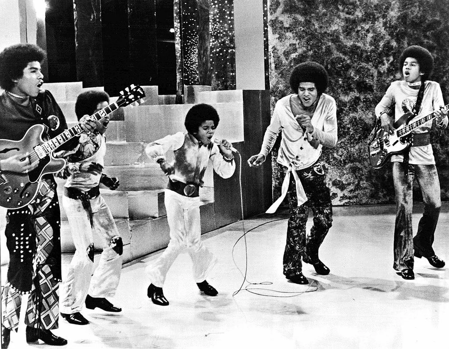 Jackson 5 esimene teleesinemine 1971. aastal. Keskel loomulikult fenomenaalne Michael Jackson.